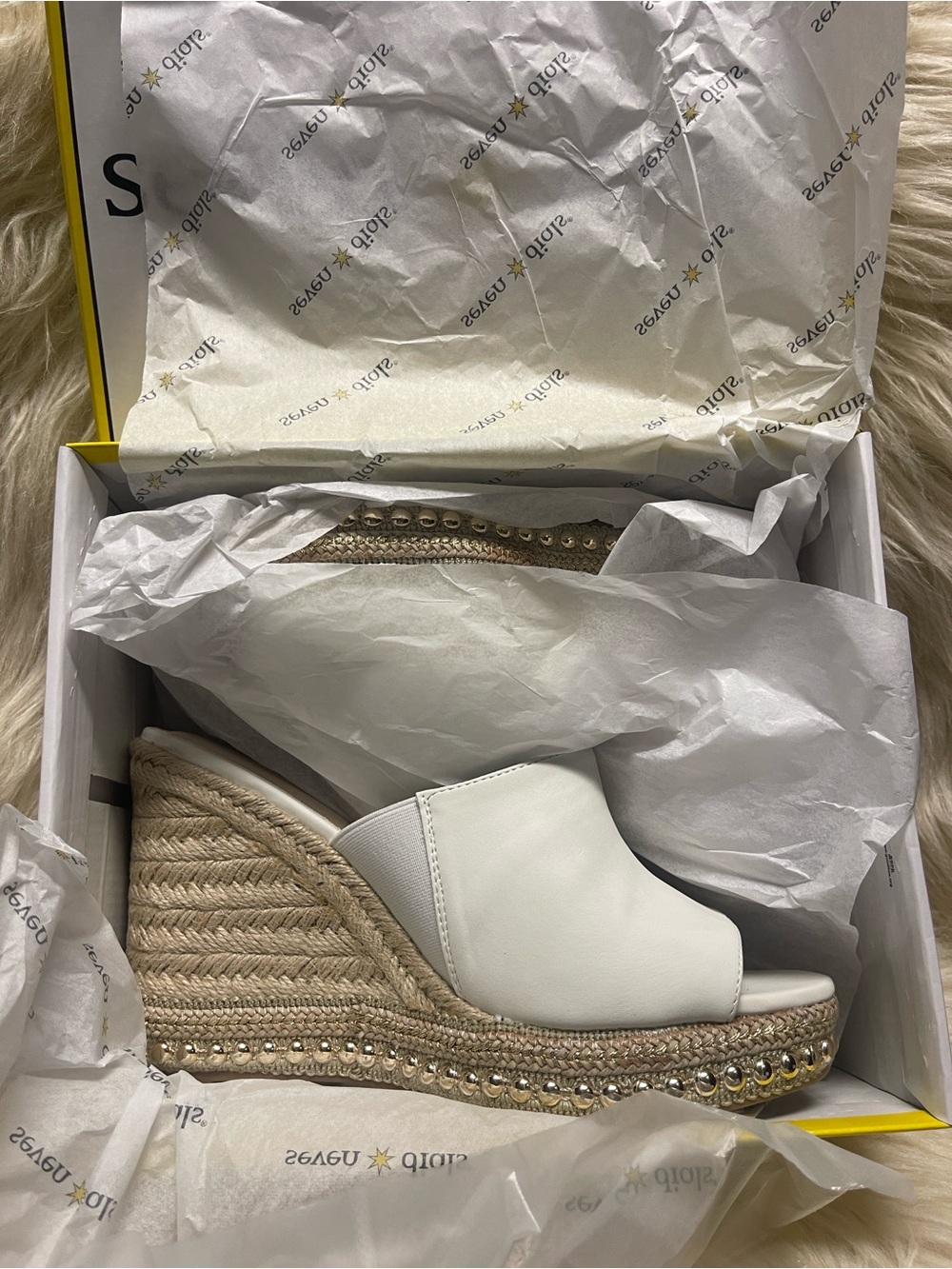 NWT seven🤩 dials White Wedge Espadrille Slide with Studded Trim size 9.5.